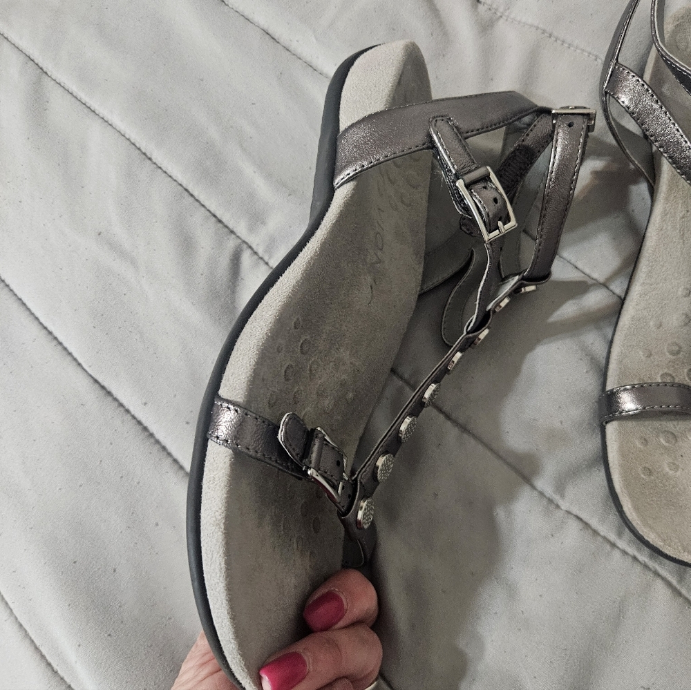 Vionic Sandals - Picture 7 of 14